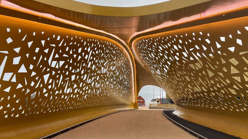 Copr Bay Footbridges Swansea- Tubecon - complex steel structure